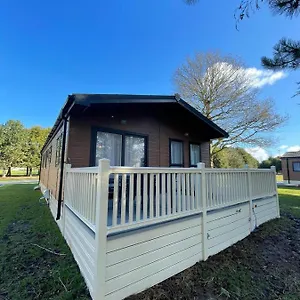 Holiday home Oakwood With Hot Tub, York