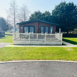 Holiday home Hawthorne With Hot Tub, York