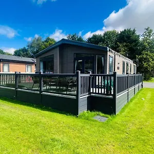 Holiday home Four Seasons With Hot Tub, York